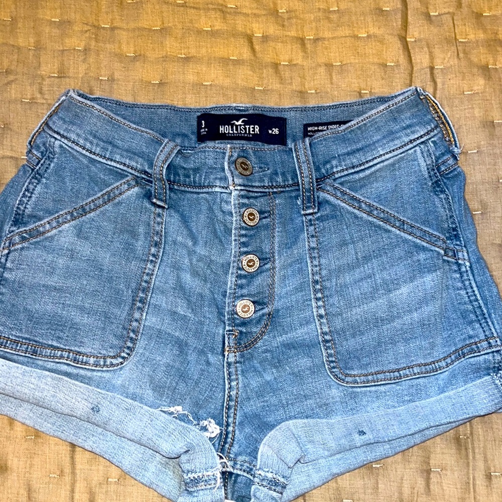 Hollister denim shorts with button fly size 26 womens